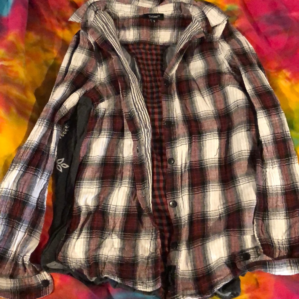 Tolani size small paisley red black flannel